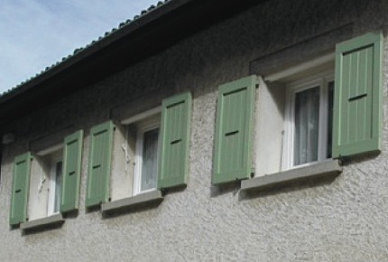 Fensterläden und Zäune